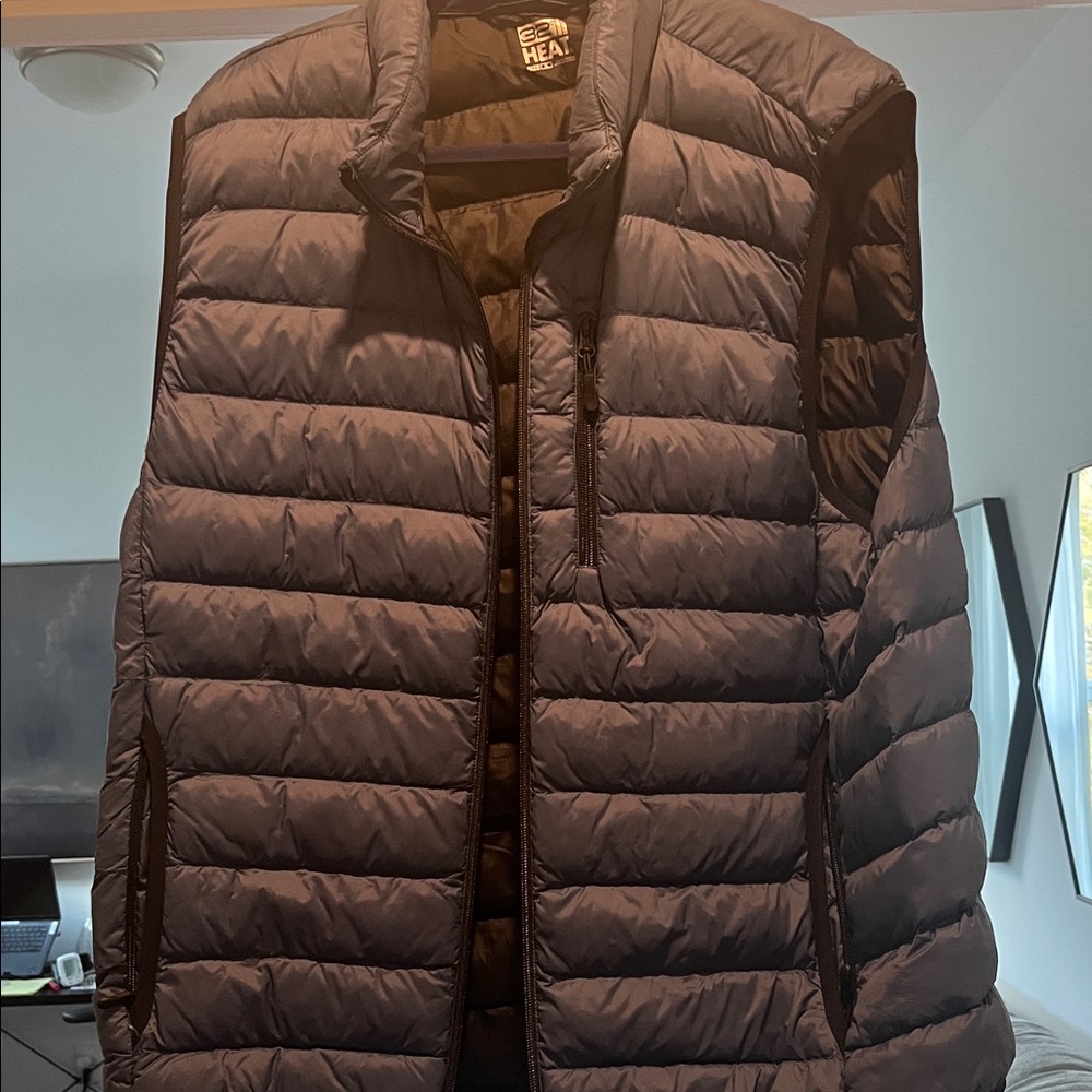 Eddie Bauer Men's Dark Gray Puffer Vest